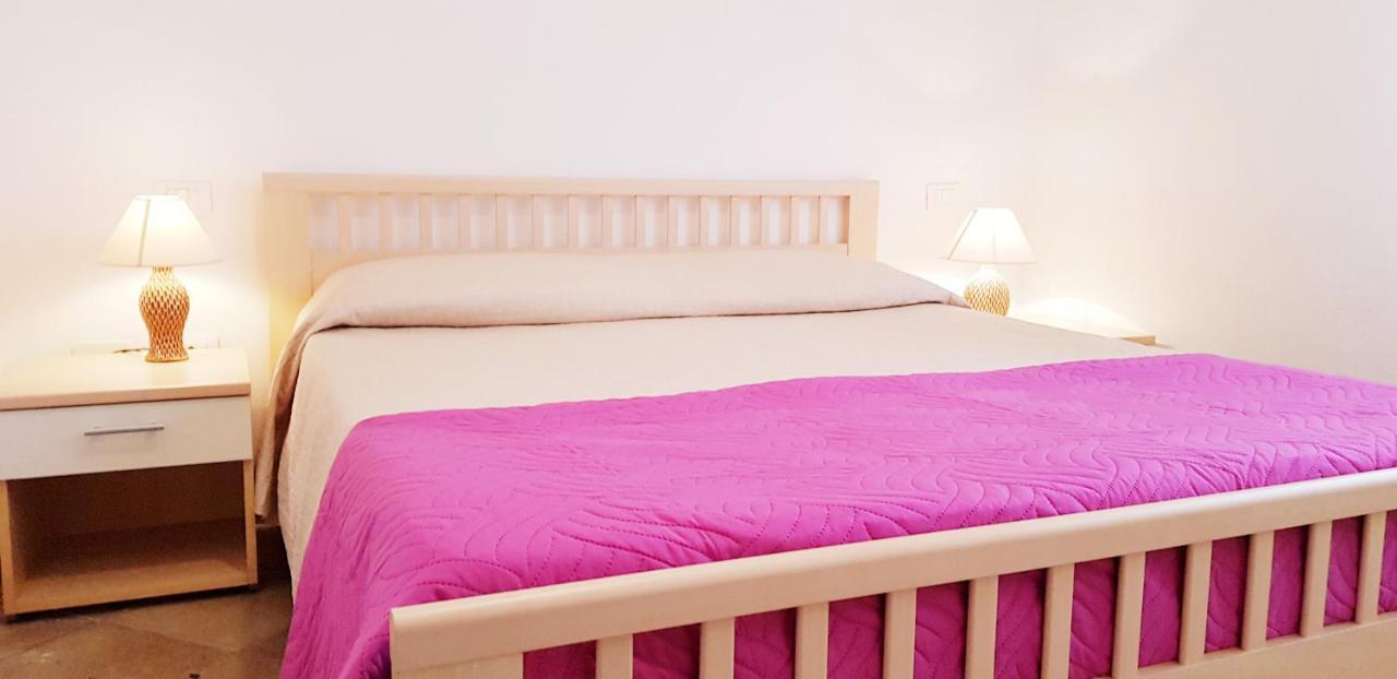 Pareja Apartments Орозеи Екстериор снимка
