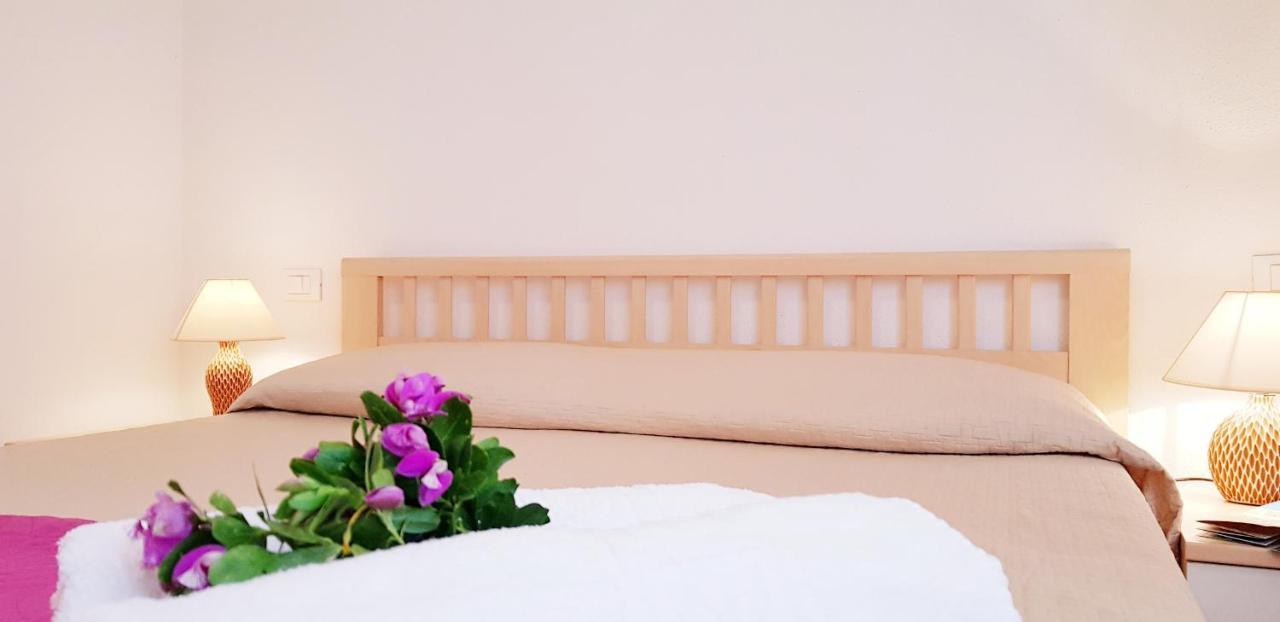 Pareja Apartments Орозеи Екстериор снимка